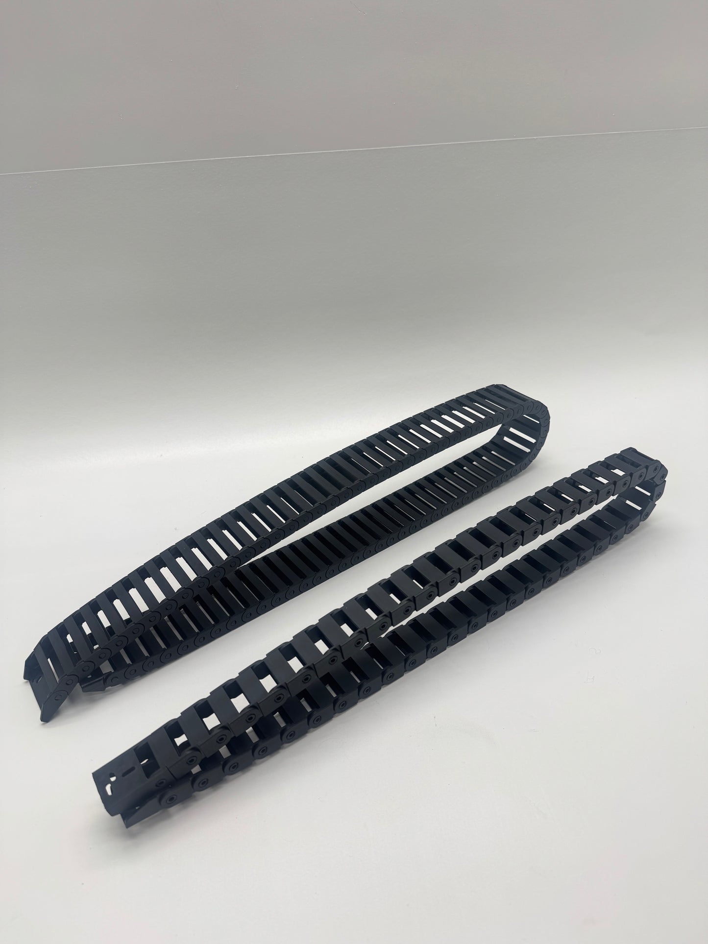 10x20mm and 10x40mm cable chain to prevent damaged cables