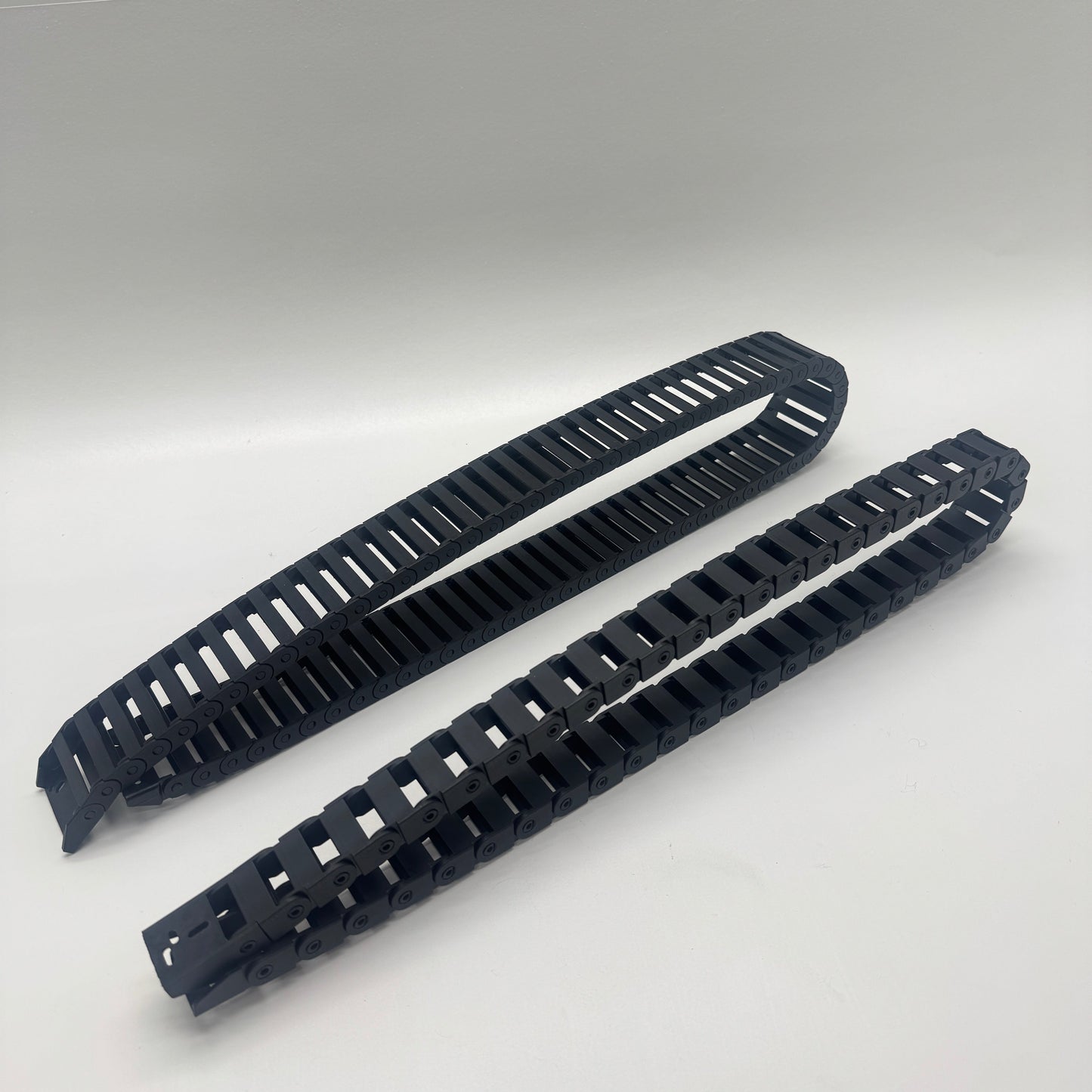10x20mm and 10x40mm cable chain to prevent damaged cables